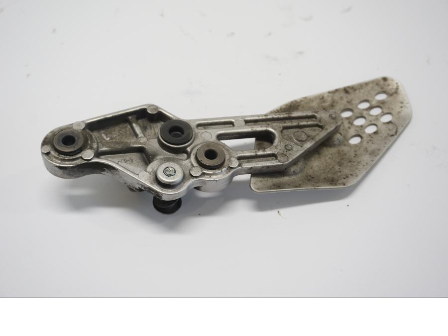 Baksidan på Fotpinnefäste från en Yamaha MT-07 -2014 motorcykel.