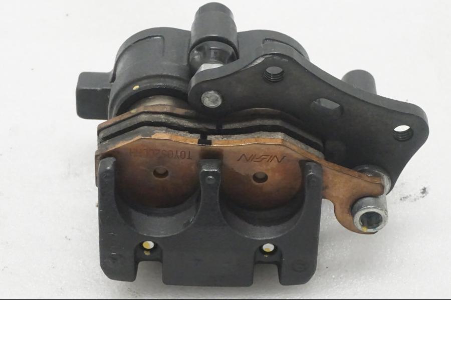 Baksidan på Bromsok från en Kawasaki Z 400 -2020 motorcykel.