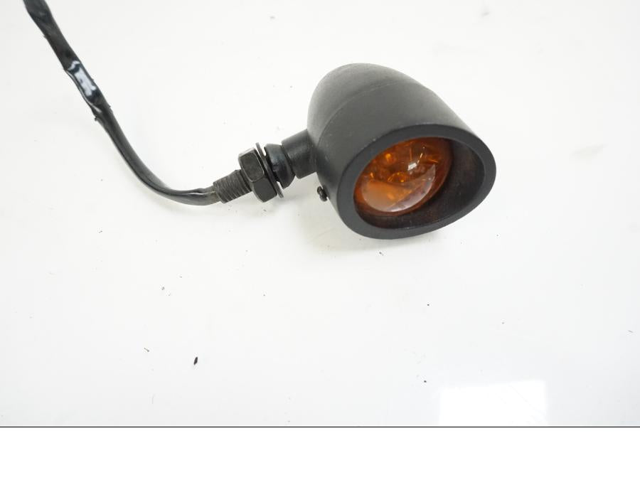 Baksidan på Blinkers från en Yamaha XVS 1100 -2004 motorcykel.