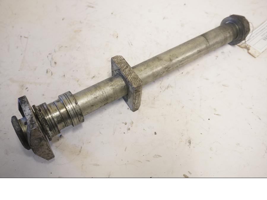 Framsidan på Axel från en Suzuki GSX 1300 R -1999 motorcykel.