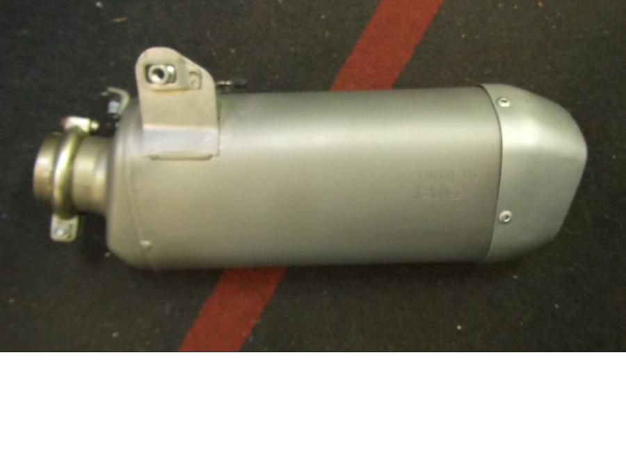 Baksidan på Ljuddämpare från en Yamaha YZF 1000 R1 -2015 motorcykel.