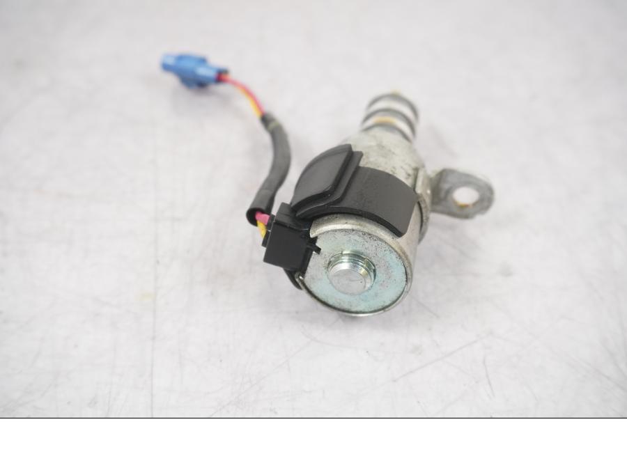 Baksidan på Kamaxel från en Ducati Multistrada 1260 -2020 motorcykel.