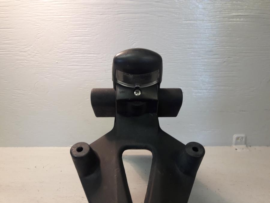 Baksidan på Skylthållare från en Aprilia RS 125 -2017 motorcykel.