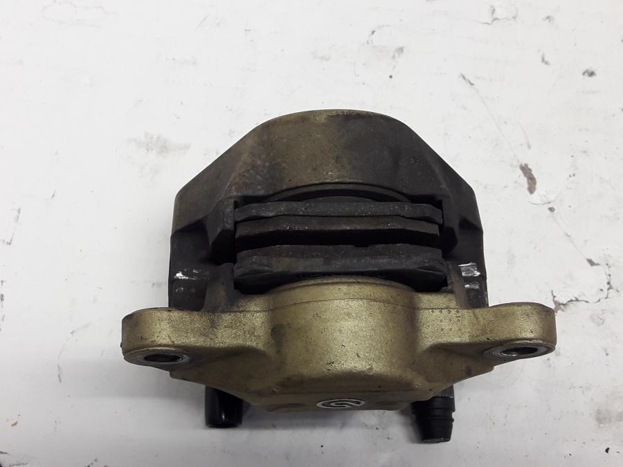 Höger sida på Bromsok från en Ducati 750 SS -2000 motorcykel.