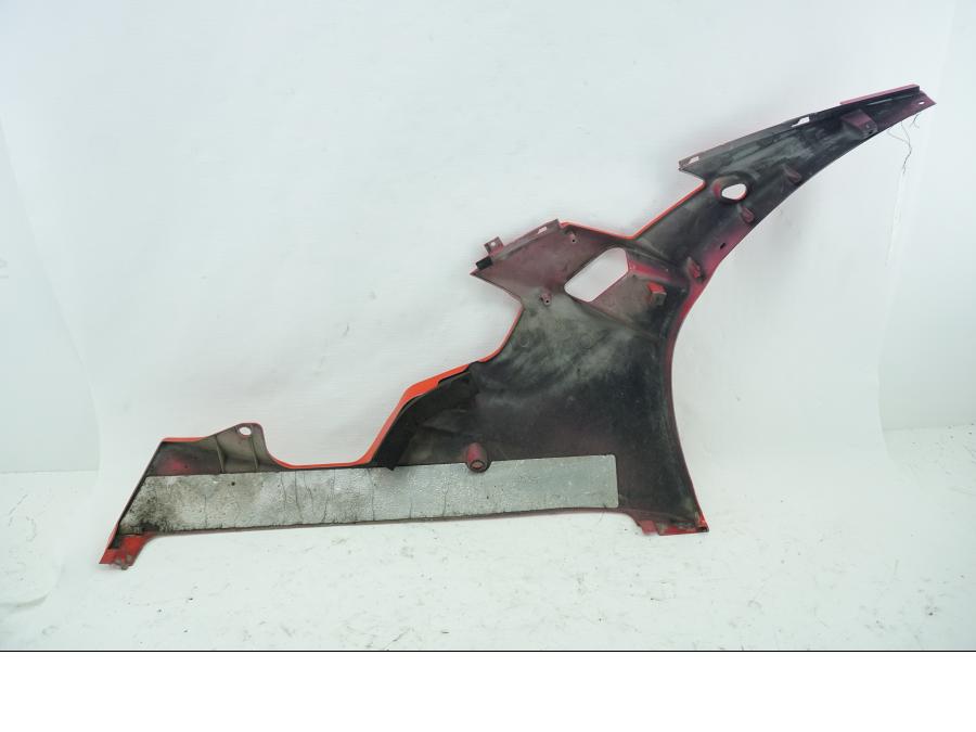 Baksidan på Magkåpa från en Yamaha YZF R6 -2006 motorcykel.