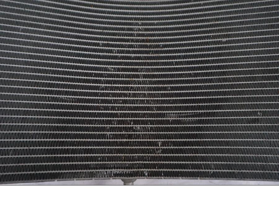 Höger sida på Vattenkyl från en BMW S 1000 XR -2019 motorcykel.