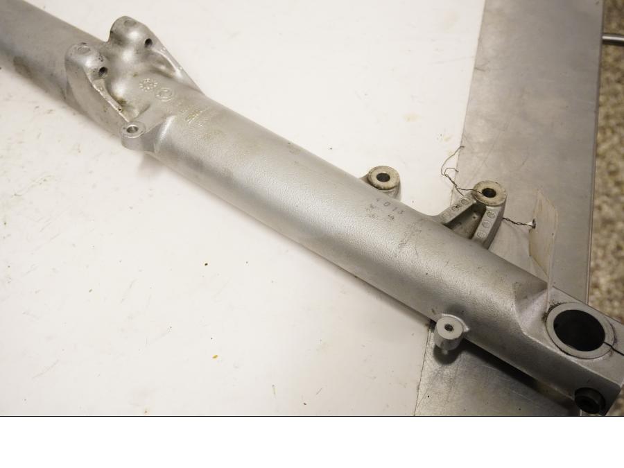 Vänster sida på Gaffelben från en BMW K 1200 LT -2004 motorcykel.