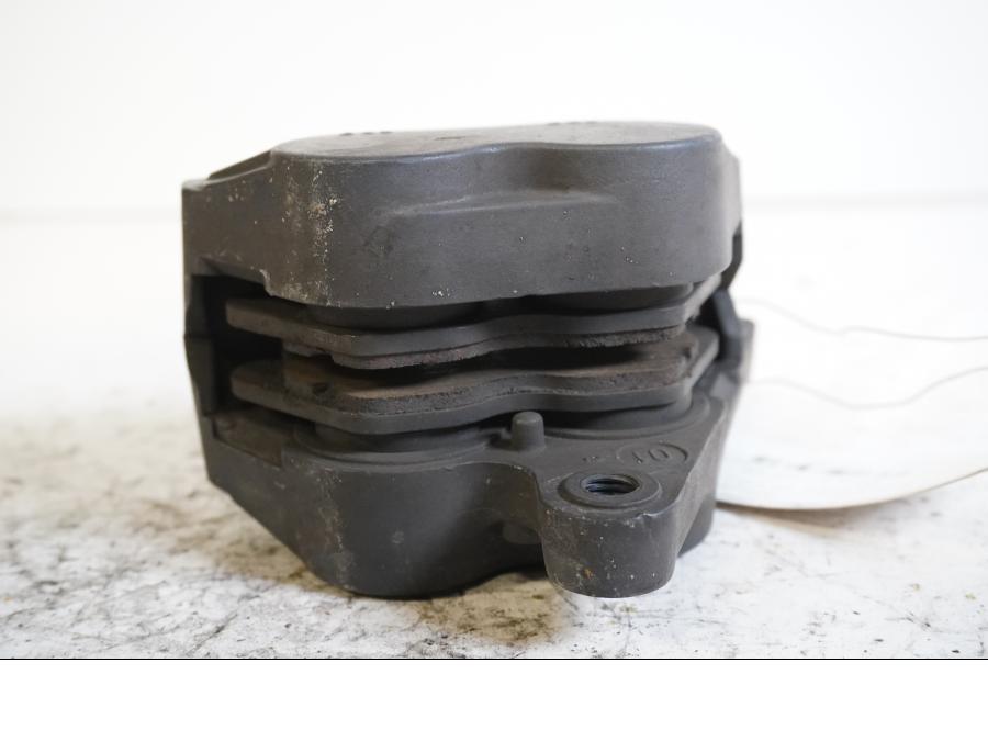 Höger sida på Bromsok från en BMW R 1200 C -2002 motorcykel.