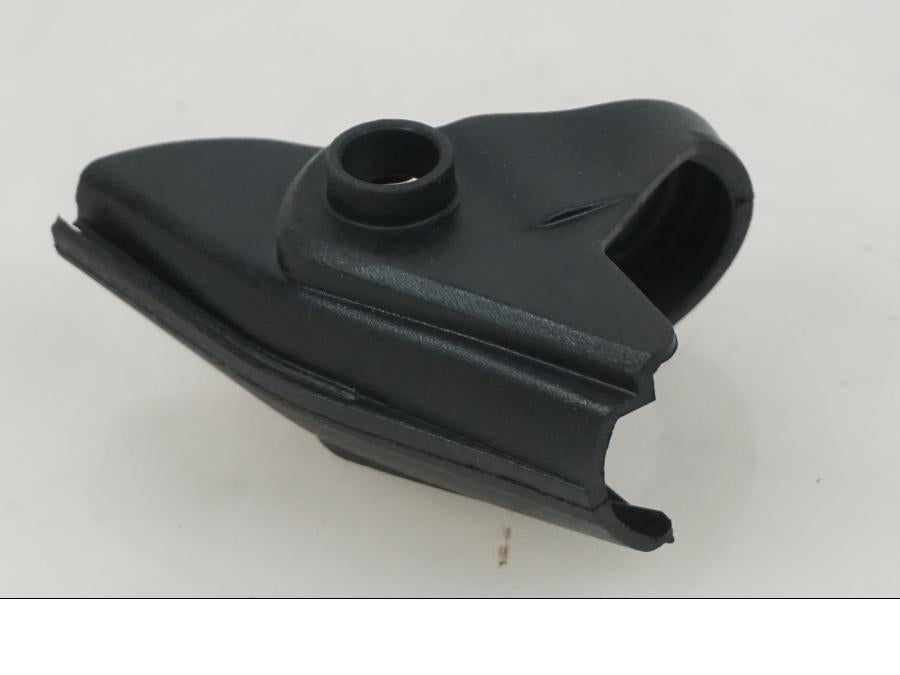 Baksidan på Kopplingsgrepp från en KTM 690 Enduro -2023 motorcykel.