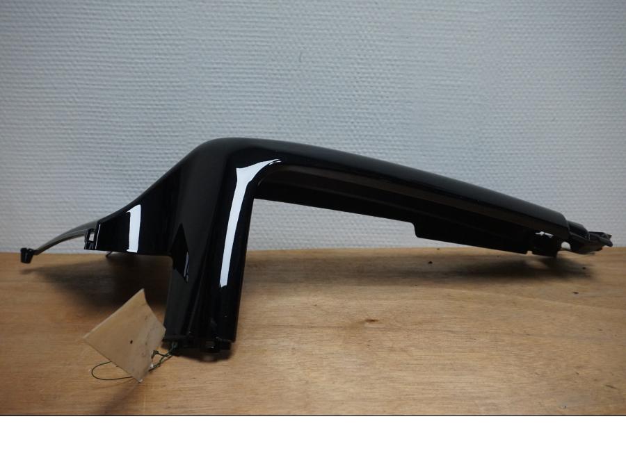 Höger sida på Ramskydd från en Suzuki M 1800 -2009 motorcykel.