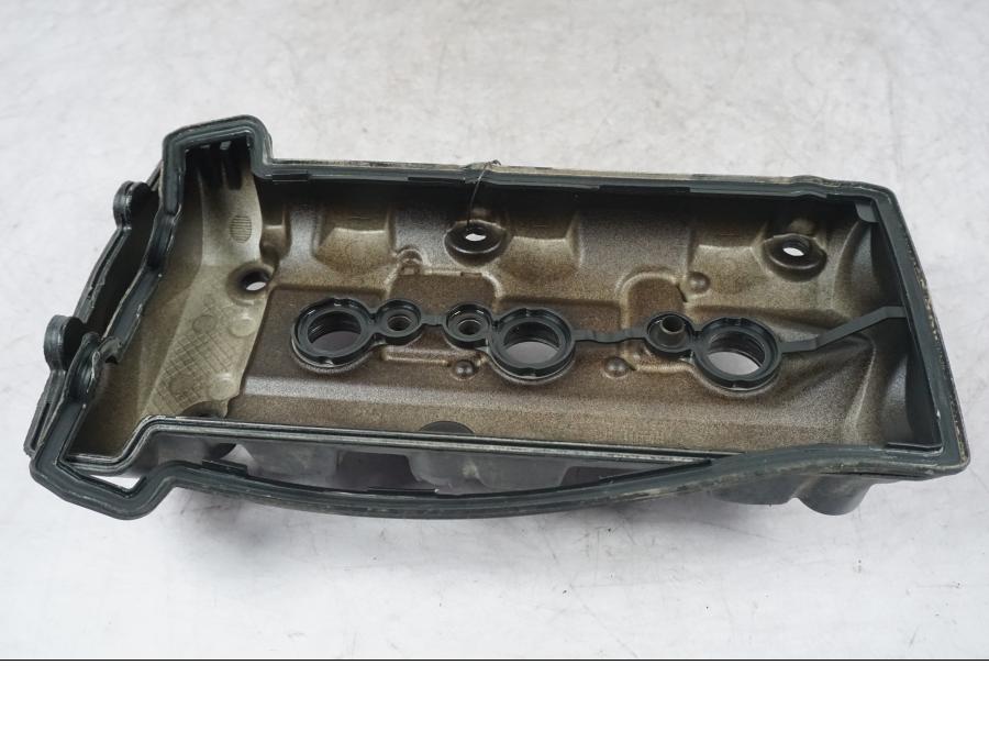 Snett nerifrån på Ventilkåpa från en Triumph Tiger Explorer -2016 motorcykel.