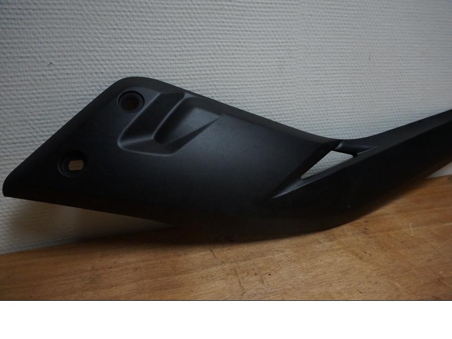 Baksidan på Sidopanel från en Yamaha X-Max 250 -2012 scooter.