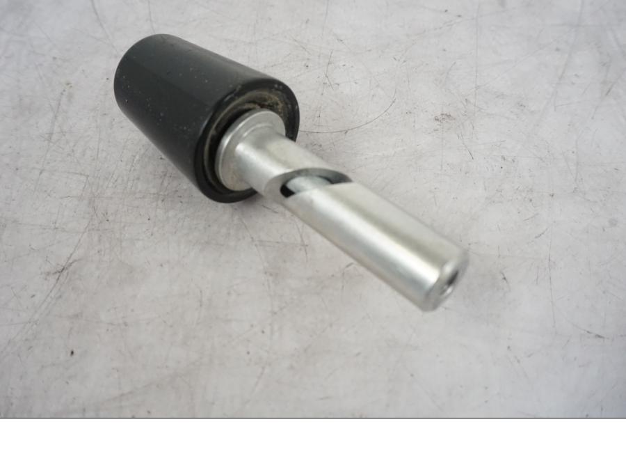 Vänster sida på Styrvikt från en KTM 1290 Super Duke R -2023 motorcykel.