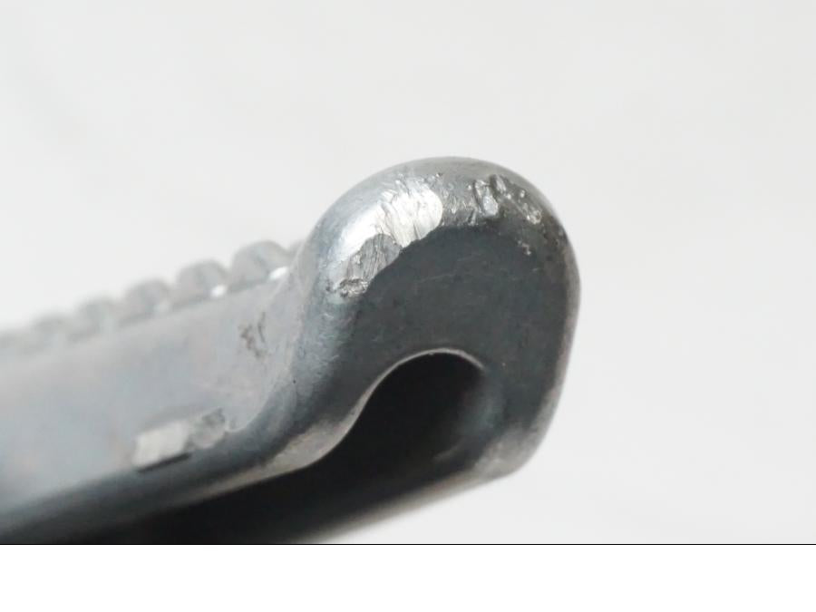 Extrabild1 på <p>Fotpinne vänster bak från Kawasaki ZZ-R 1400 2010.</p>
<p>Lätt skrap se bild.</p> motorcykel.