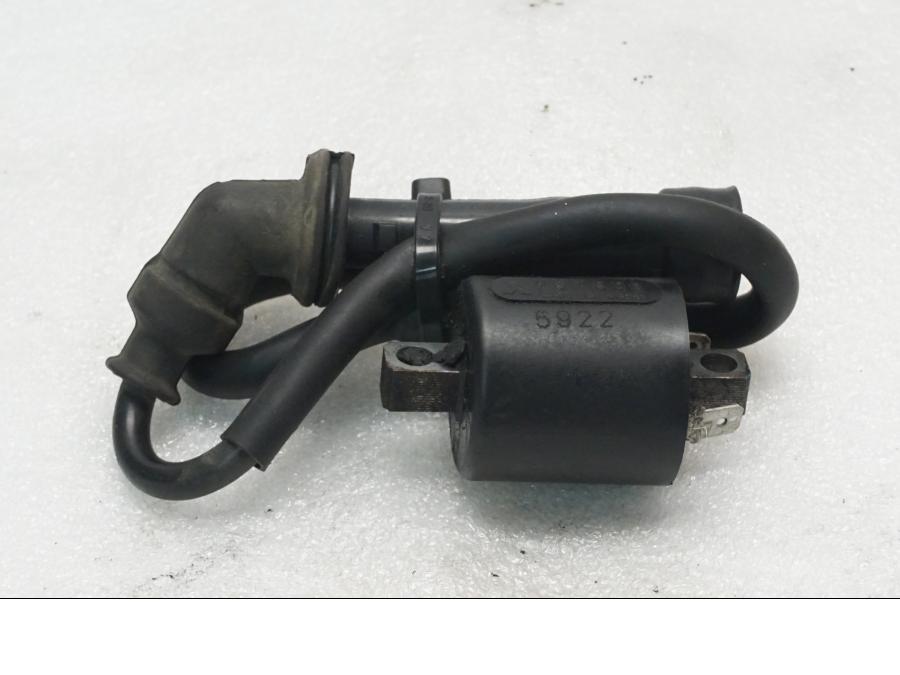 Framsidan på Tändspole från en Suzuki SV 650 -2006 motorcykel.