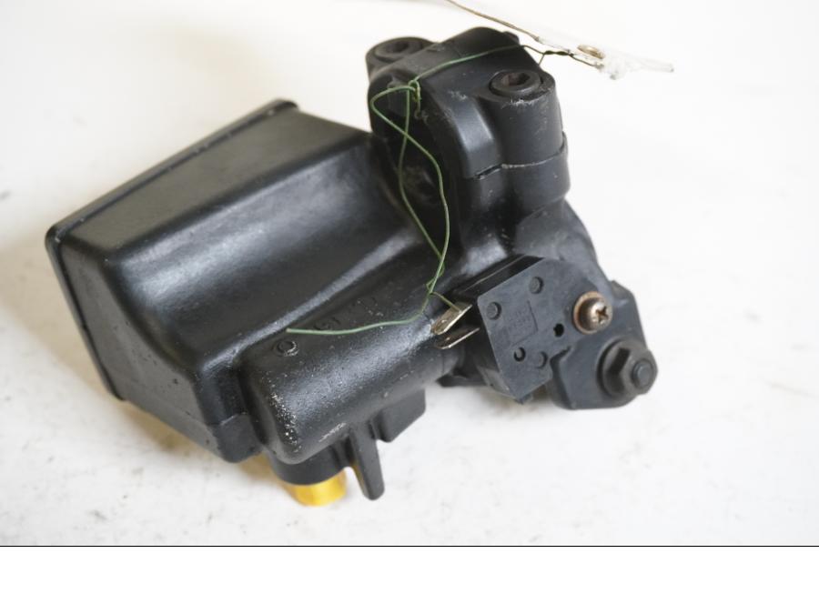 Höger sida på Bromshuvudcylinder från en Buell X1 Lightning -2002 motorcykel.