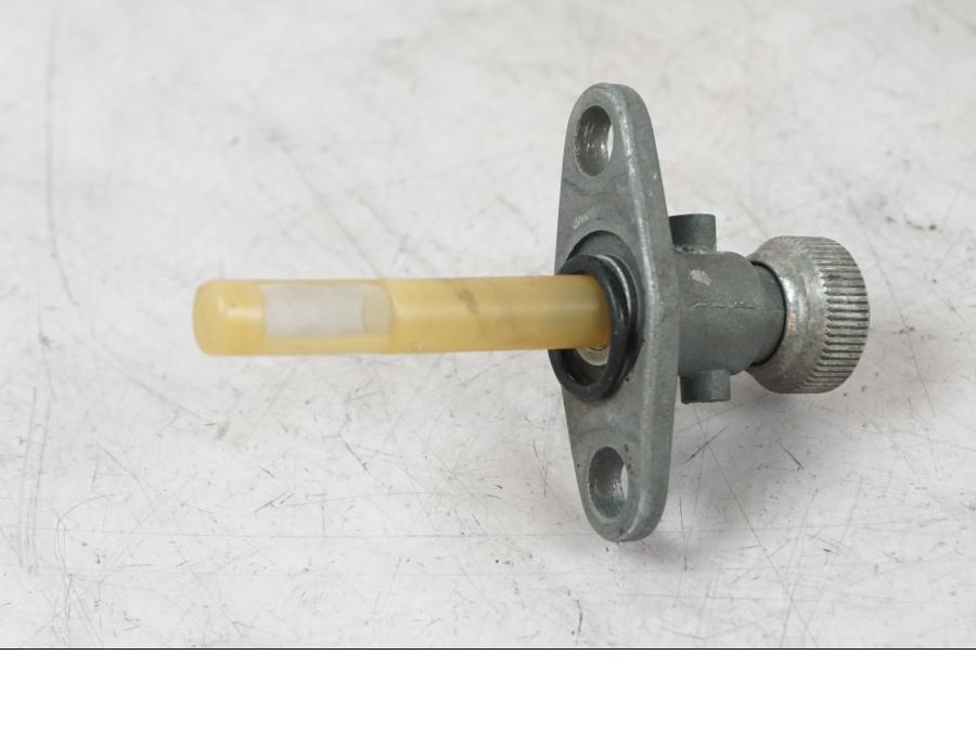 Höger sida på Bensinkran från en KTM 690 SM R -2009 motorcykel.