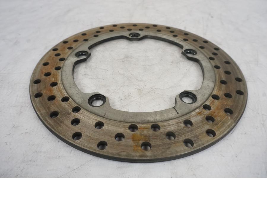 Vänster sida på Bromsskiva från en Yamaha MT-09 -2020 motorcykel.