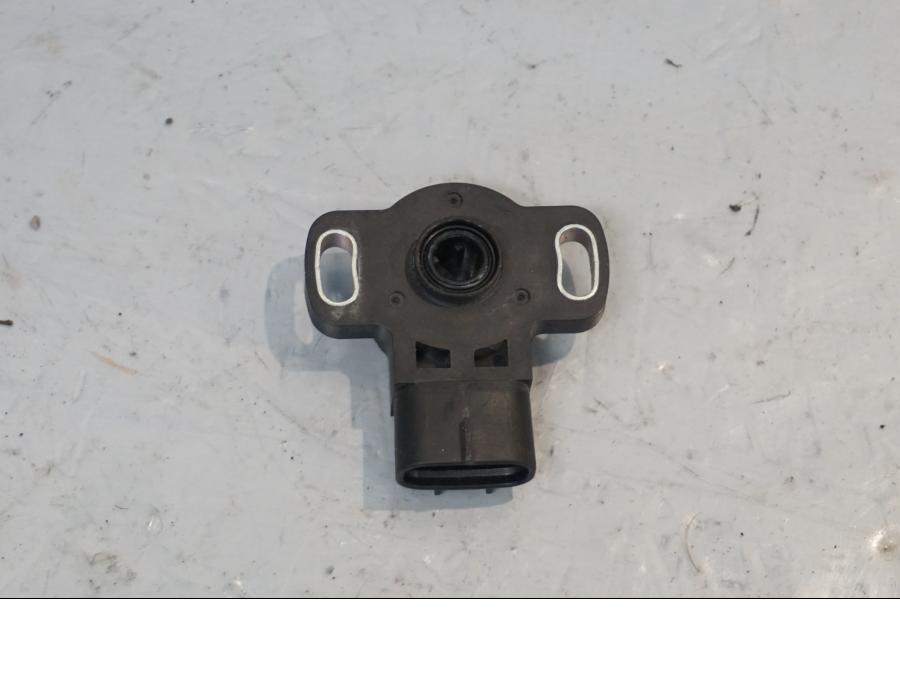 Baksidan på TPS från en Yamaha XJ 6 -2011 motorcykel.