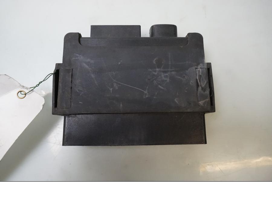 Baksidan på CDI / ECU från en Suzuki GSX-R 750 -1996 motorcykel.