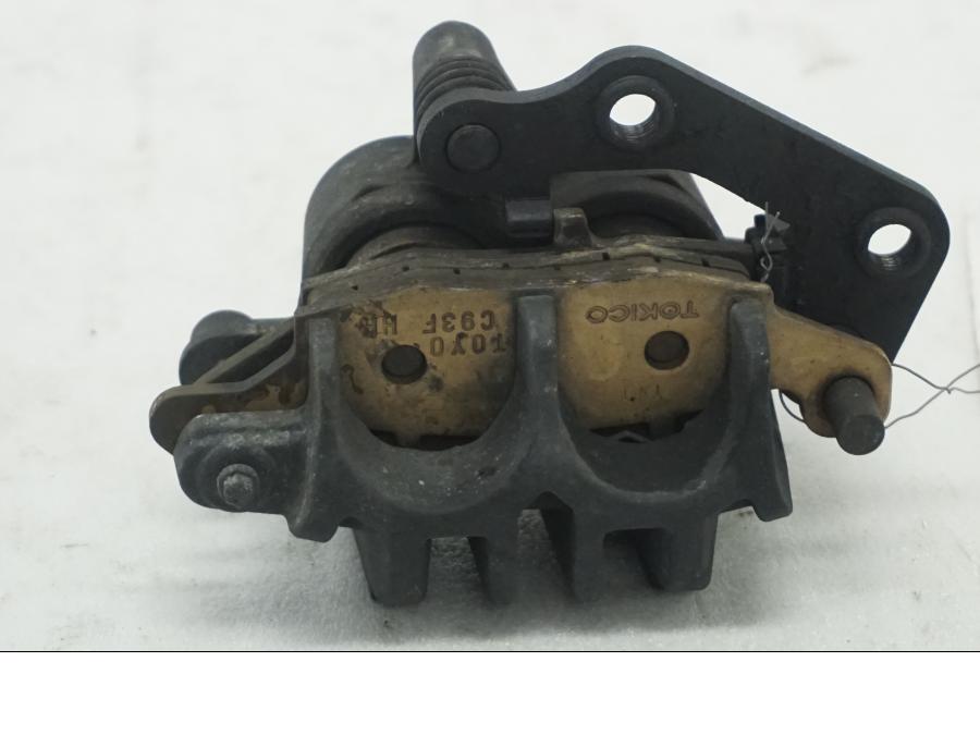 Baksidan på Bromsok från en Kawasaki Versys 650 -2008 motorcykel.