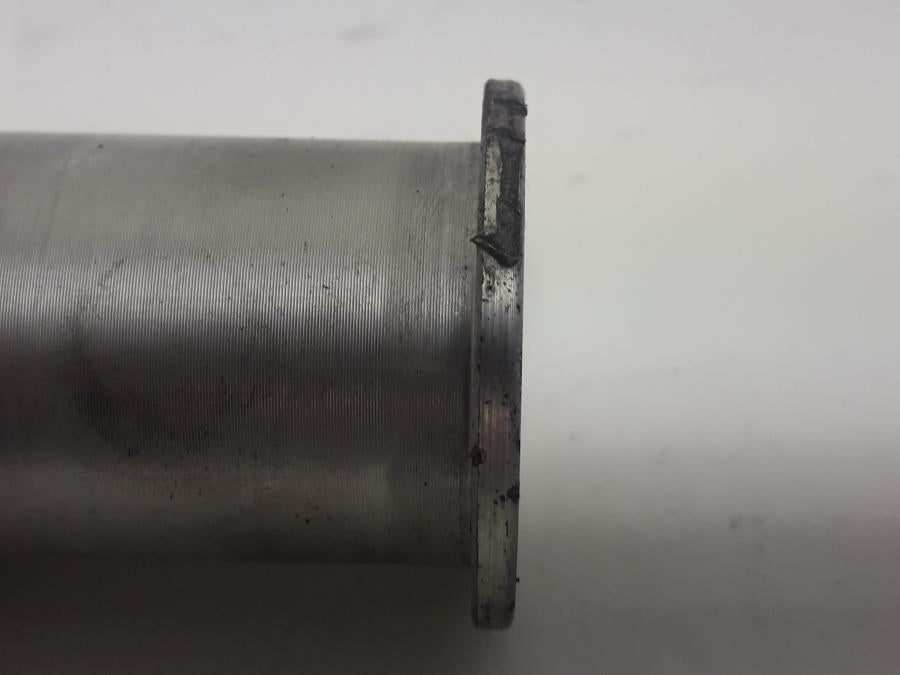 Baksidan på Axel från en Suzuki SV 1000 -2004 motorcykel.