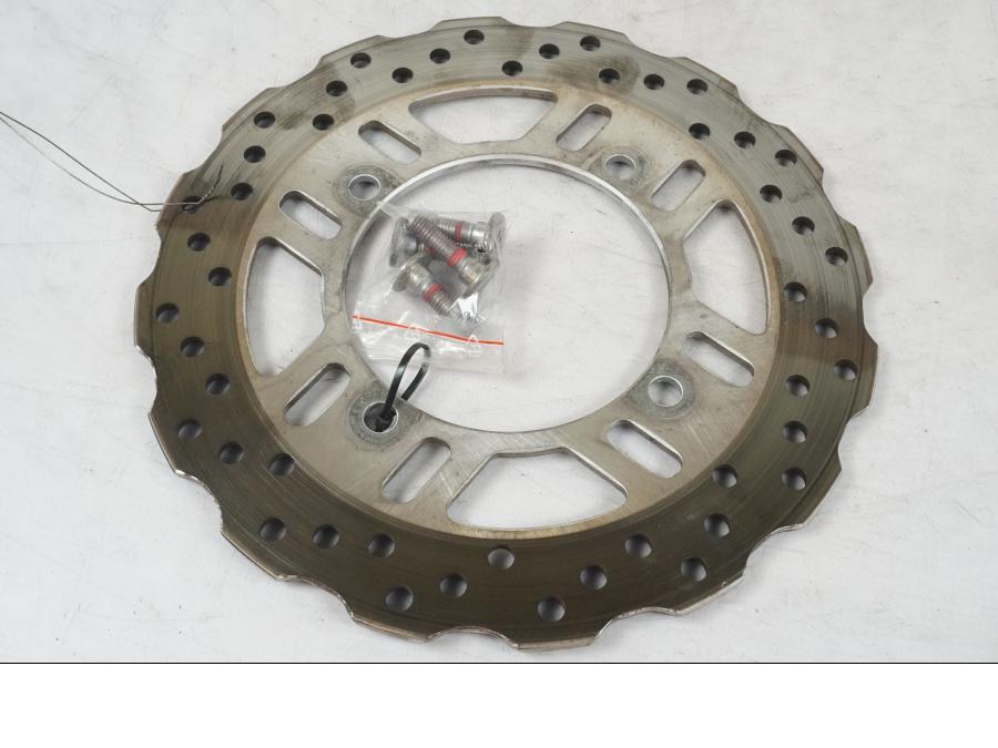 Snett uppifrån på Bromsskiva från en Kawasaki Z 900 -2019 motorcykel.