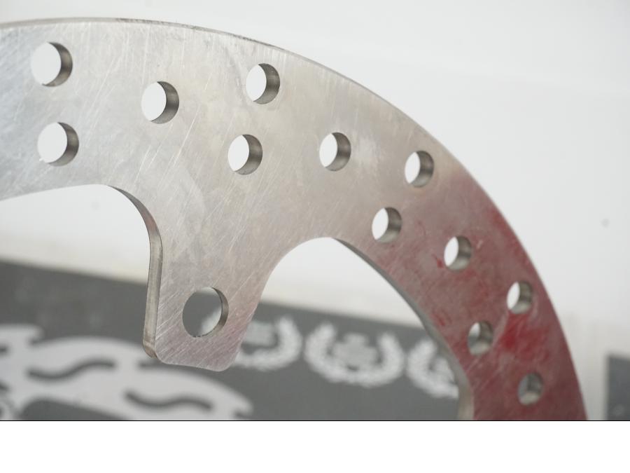 Höger sida på Bromsskiva från en Honda VFR 750 -1987 motorcykel.