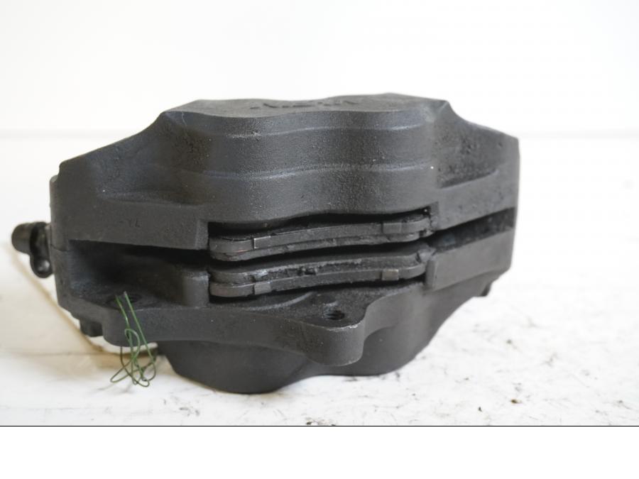 Höger sida på Bromsok från en Honda CBR 900 RR -1997 motorcykel.