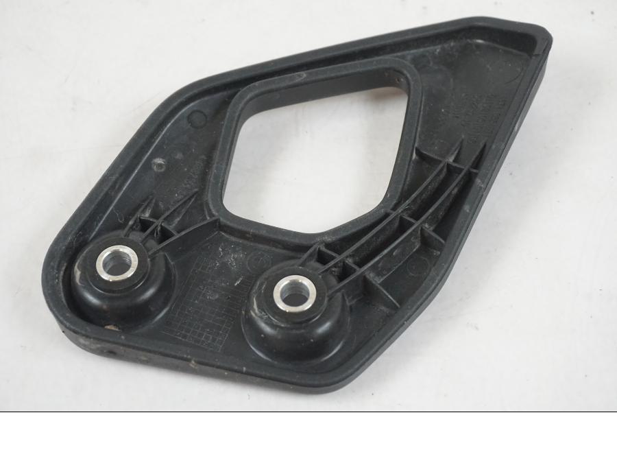 Vänster sida på Hälskydd från en BMW R 1250 GS -2021 motorcykel.