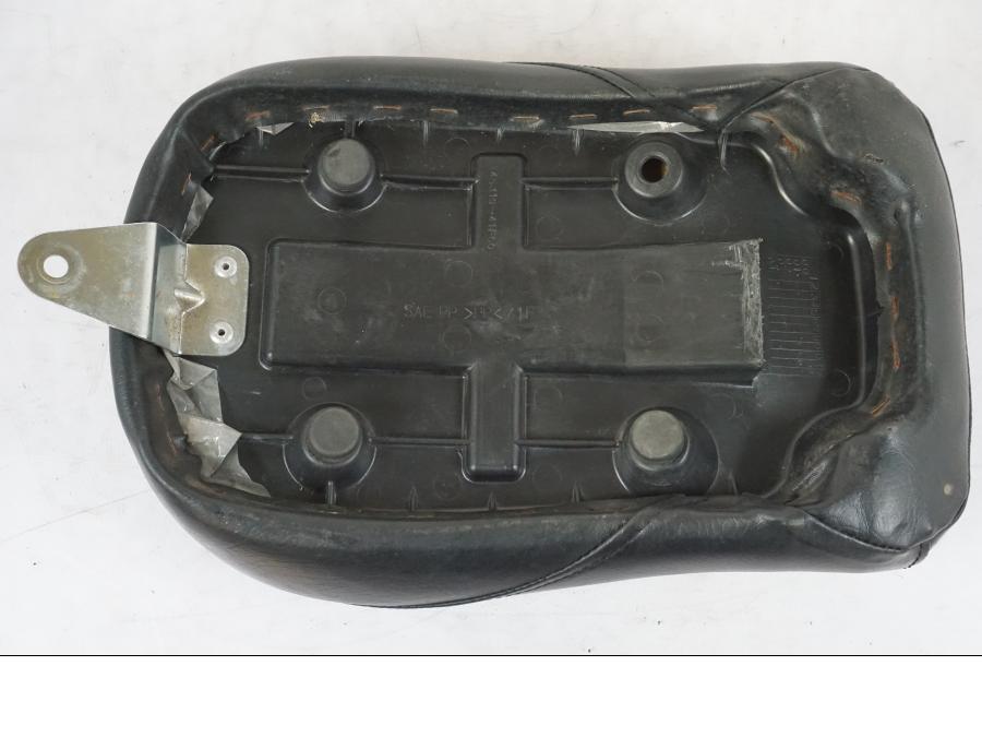 Snett uppifrån på Sadel från en Suzuki VL 800 -2002 motorcykel.