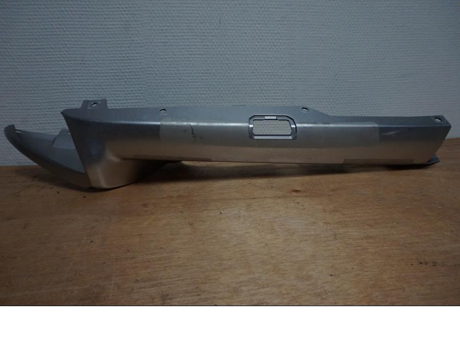 Höger sida på Bakvinge från en Yamaha FJR 1300 -2007 motorcykel.