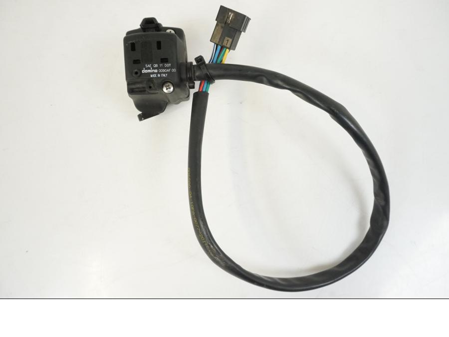 Extrabild2 på Styrelreglage från en AJP PR7 -2021 motorcykel.