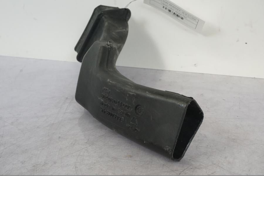 Vänster sida på Luftrör från en KTM 1290 Super Adventure R -2018 motorcykel.