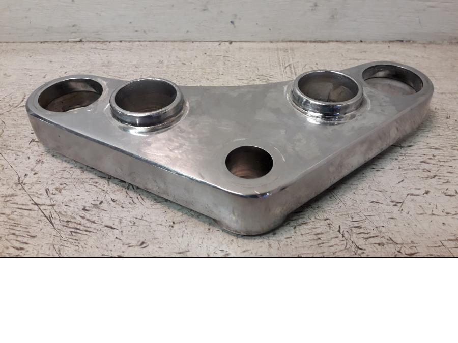 Baksidan på Gaffelkrona från en Suzuki LS 650 -2002 motorcykel.