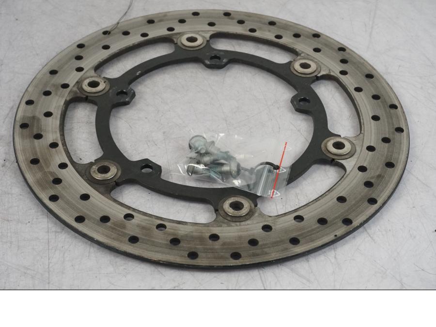 Höger sida på Bromsskiva från en Yamaha MT-09 SP -2018 motorcykel.