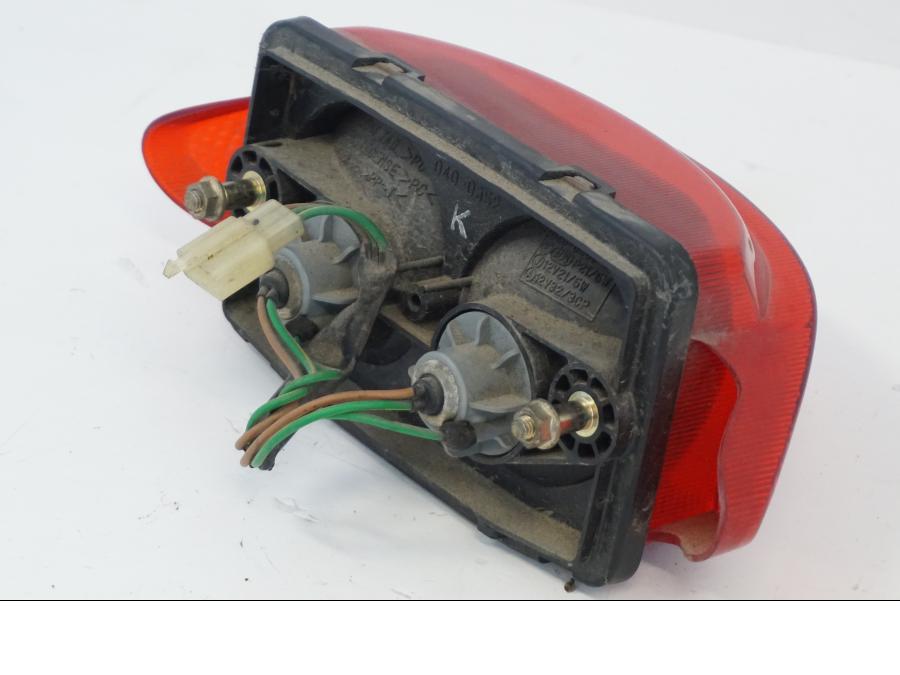 Snett uppifrån på Baklampa från en Honda XL 1000 V -1999 motorcykel.