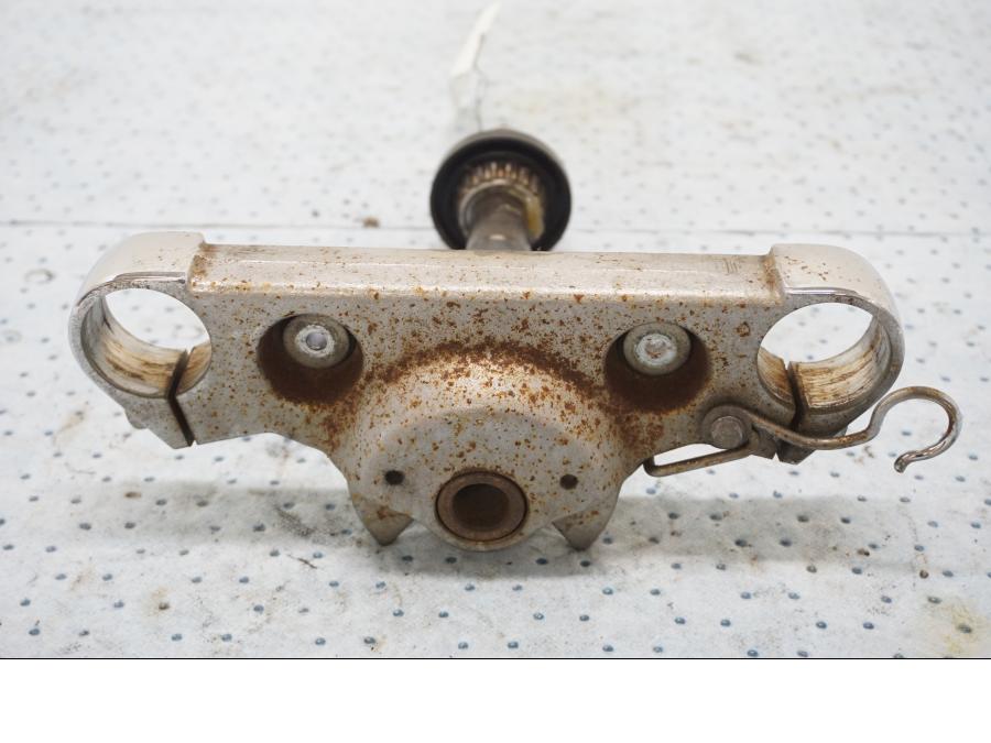 Höger sida på Gaffelkrona från en Kawasaki EN 500 -1999 motorcykel.