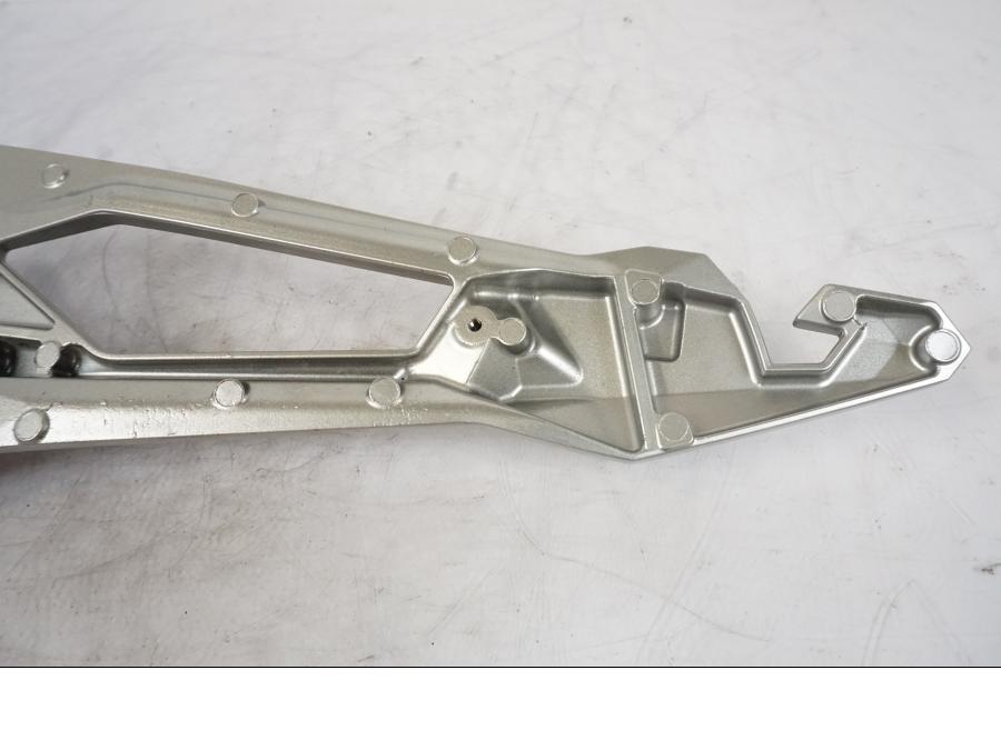 Extrabild1 på Fotpinnefäste från en Kawasaki Z 800 -2014 motorcykel.