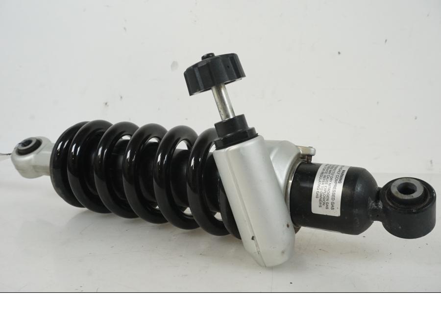 Snett nerifrån på Stötdämpare från en BMW F 750 GS -2019 motorcykel.