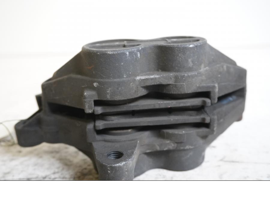 Höger sida på Bromsok från en Triumph TT 600 -2001 motorcykel.