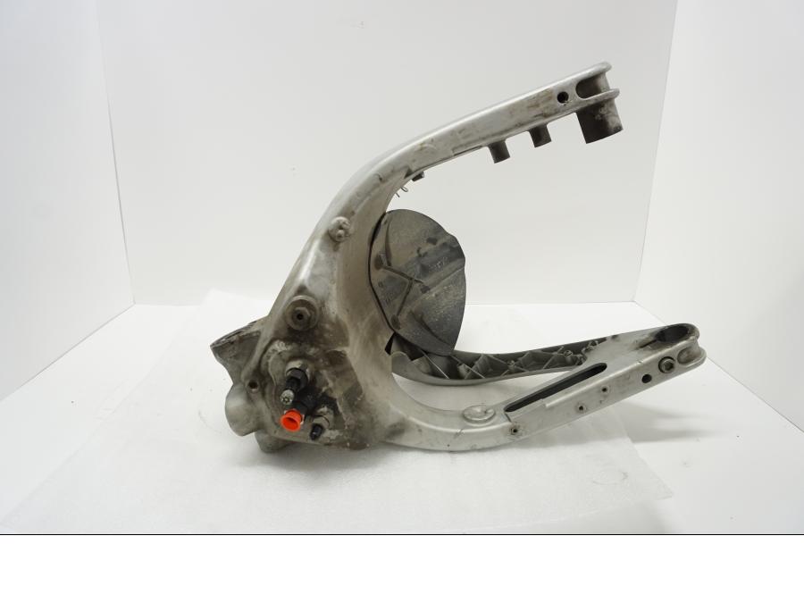 Vänster sida på Sving från en Buell XB9S -2003 motorcykel.