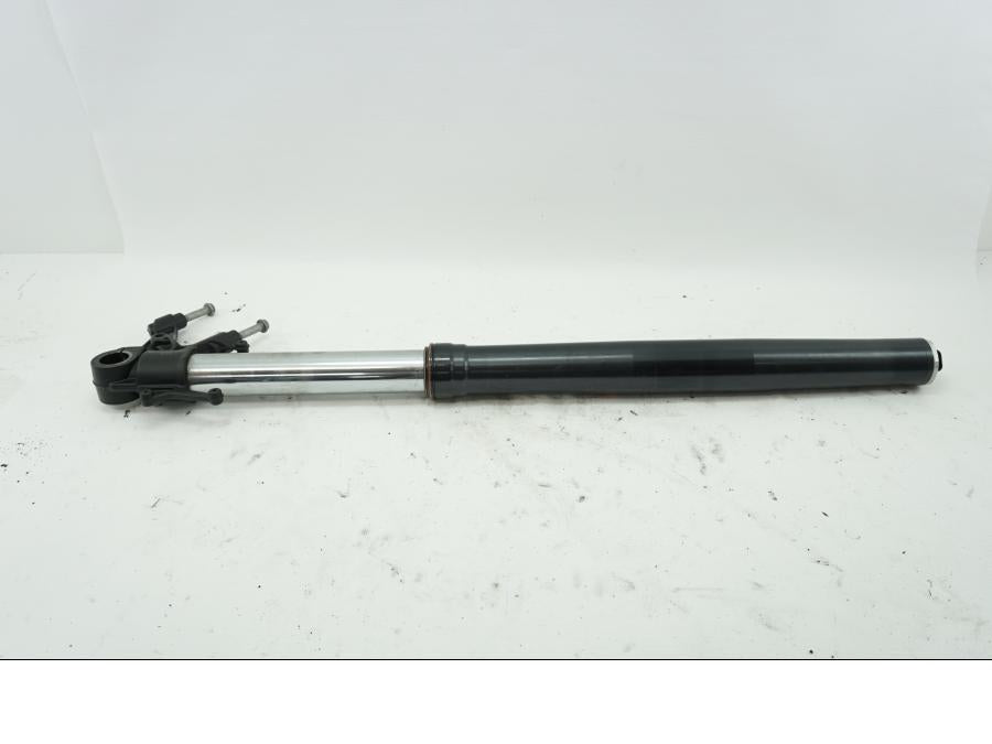 Baksidan pÄ Gaffelben frÄn en KTM 1190 Adventure -2014 motorcykel.