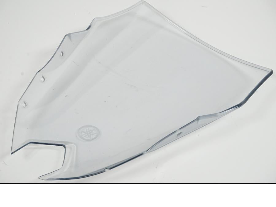 Snett nerifrån på Vindruta från en Yamaha XJ 6 -2011 motorcykel.