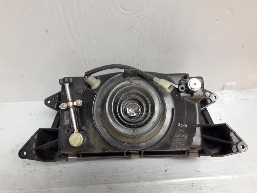 Baksidan på Strålkastare från en Kawasaki ZZR 1100 -1990 motorcykel.