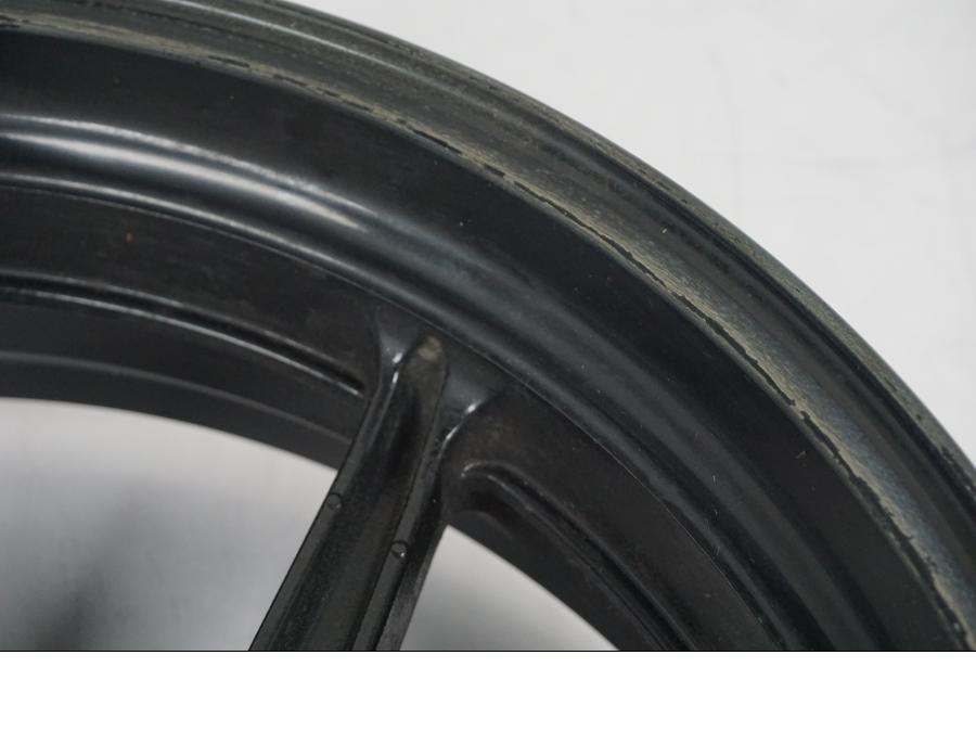 Extrabild6 på Fälg från en Kawasaki ER-6N ABS -2010 motorcykel.