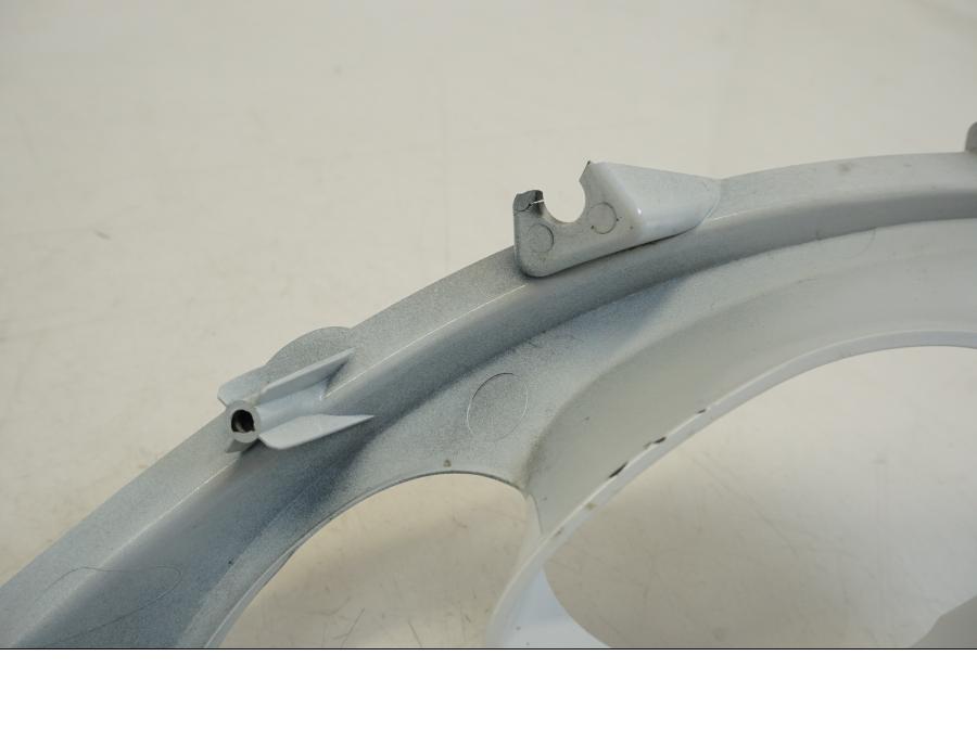 Extrabild3 på Luftintag från en Suzuki GSX 1300 R -2017 motorcykel.