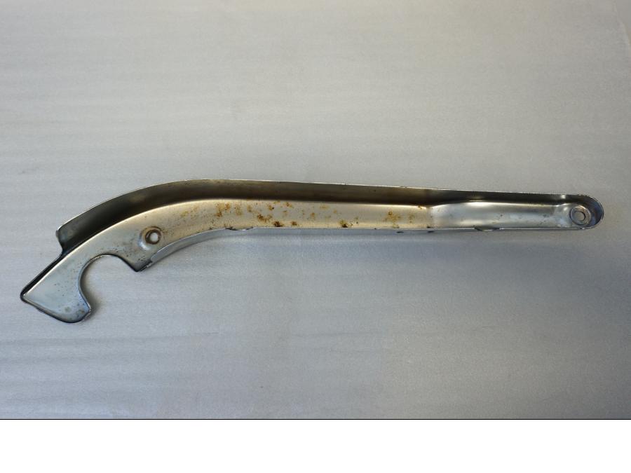 Vänster sida på Bakskärmstag från en Suzuki VZ 800 -1998 motorcykel.