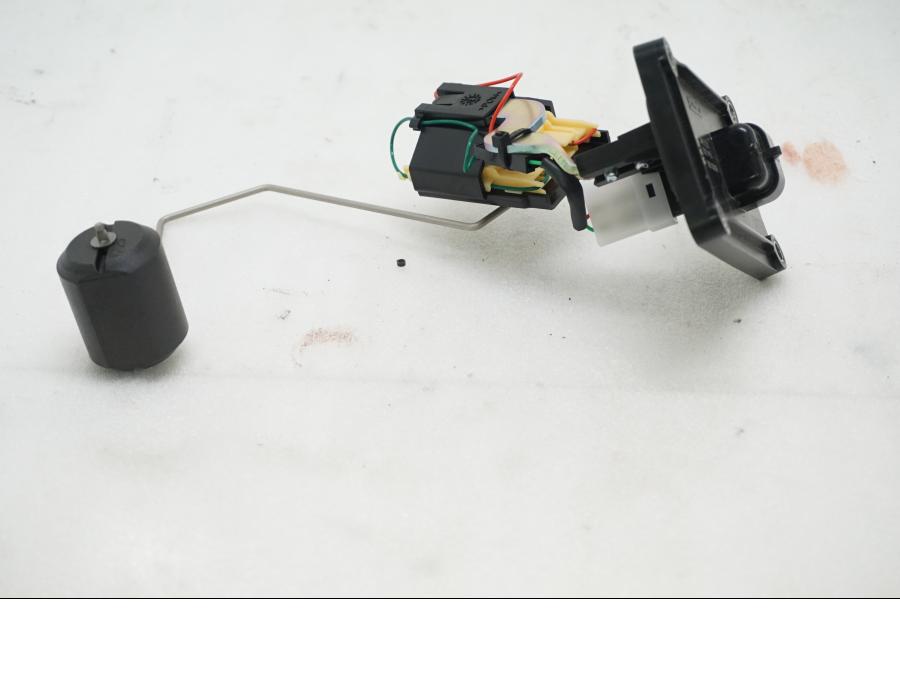 Framsidan på Bensintankgivare från en Ducati Multistrada 1158 V4 -2021 motorcykel.