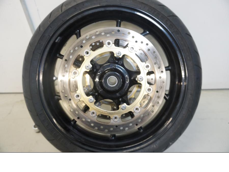 Extrabild2 på Hjulpaket från en Triumph Speed Triple -2009 motorcykel.